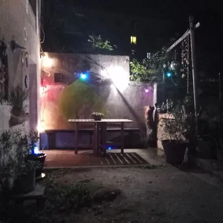 Feriehus Maison Douce Et Atypique Avec Son Jardin A Tours